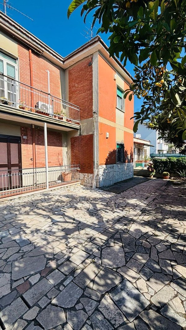 appartamento in vendita ad Aprilia in zona Riserva Nuova