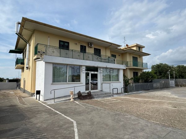 appartamento in vendita ad Aprilia in zona Casalazzara