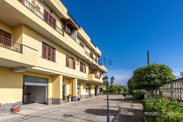 appartamento in vendita ad Aprilia in zona Casalazzara