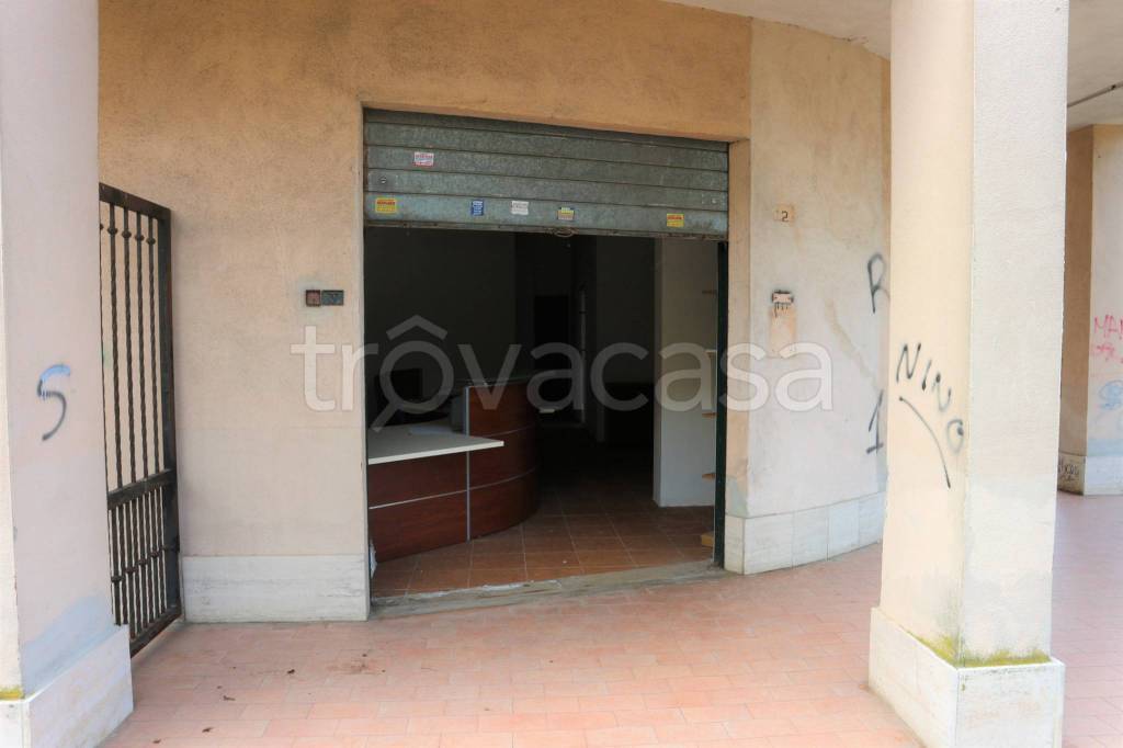 quadrivano in vendita ad Aprilia