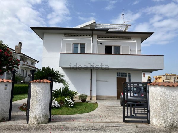 casa indipendente in vendita ad Aprilia