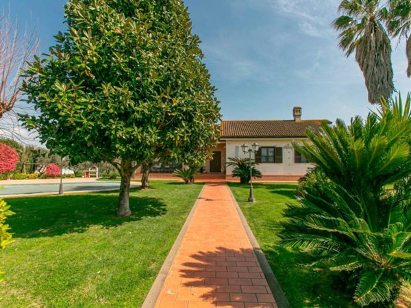 casa indipendente in vendita ad Aprilia