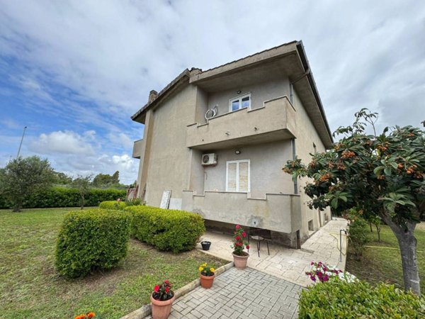 appartamento in vendita ad Aprilia in zona Riserva Nuova
