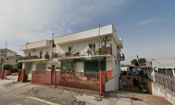 locale di sgombero in vendita ad Aprilia