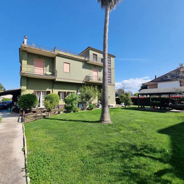 casa indipendente in vendita ad Aprilia