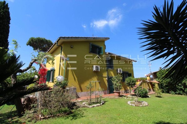 casa indipendente in vendita ad Aprilia in zona Campoleone