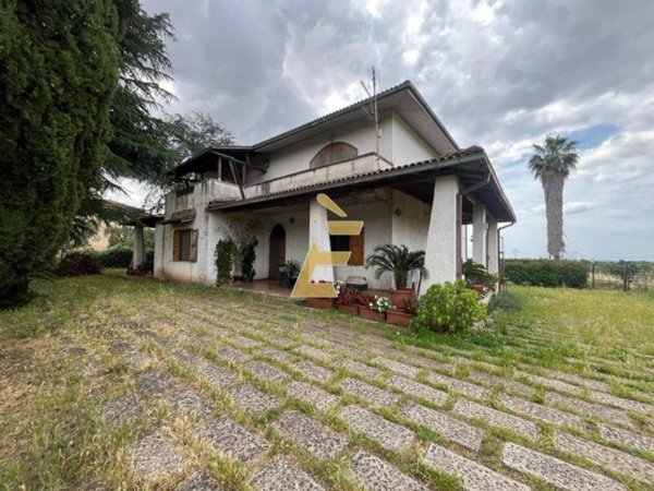 casa indipendente in vendita ad Aprilia