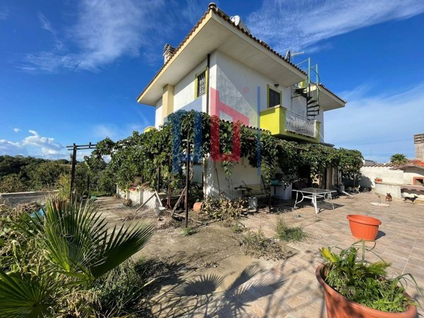 casa indipendente in vendita ad Aprilia in zona Fossignano