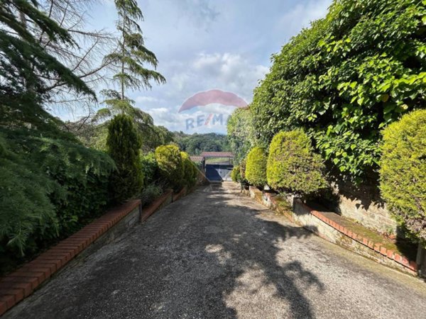 casa indipendente in vendita ad Aprilia in zona Casalazzara