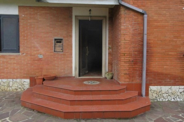 casa indipendente in vendita ad Aprilia in zona Genio Civile