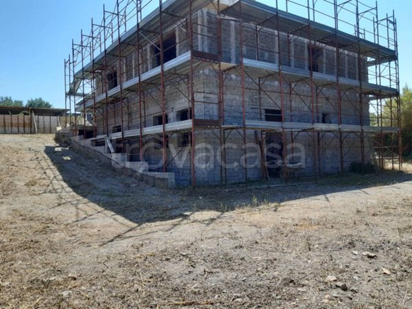 casa indipendente in vendita ad Aprilia in zona Fossignano