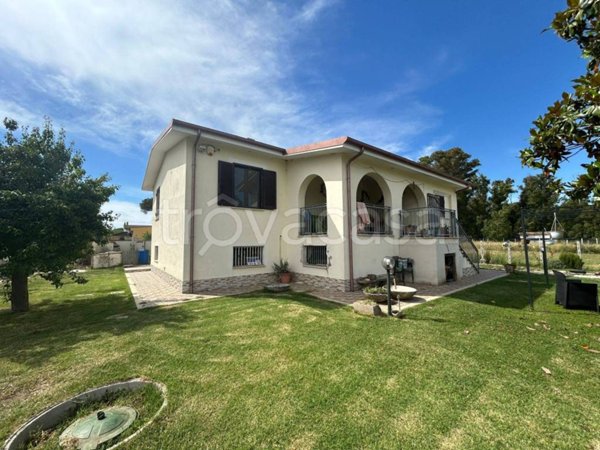 casa indipendente in vendita ad Aprilia in zona Genio Civile