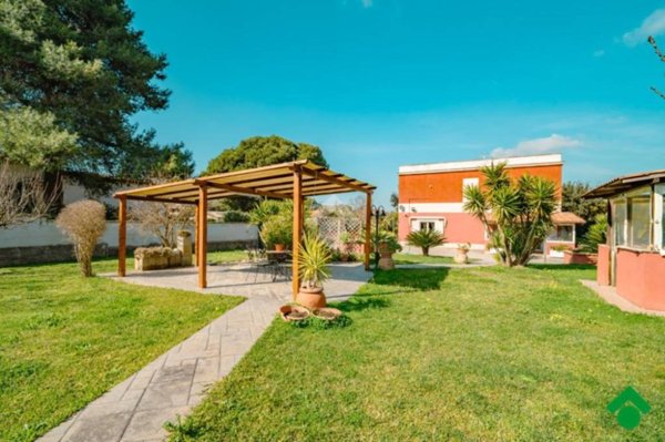 casa indipendente in vendita ad Aprilia in zona Campoverde