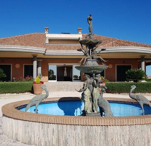 casa indipendente in vendita ad Aprilia
