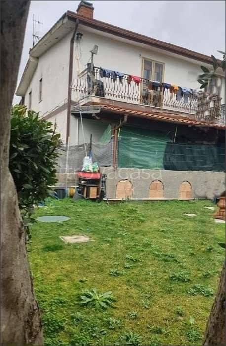 appartamento in vendita ad Aprilia in zona Genio Civile