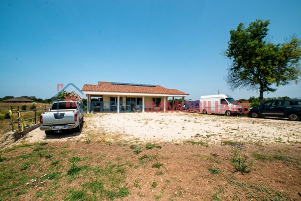 casa indipendente in vendita ad Aprilia