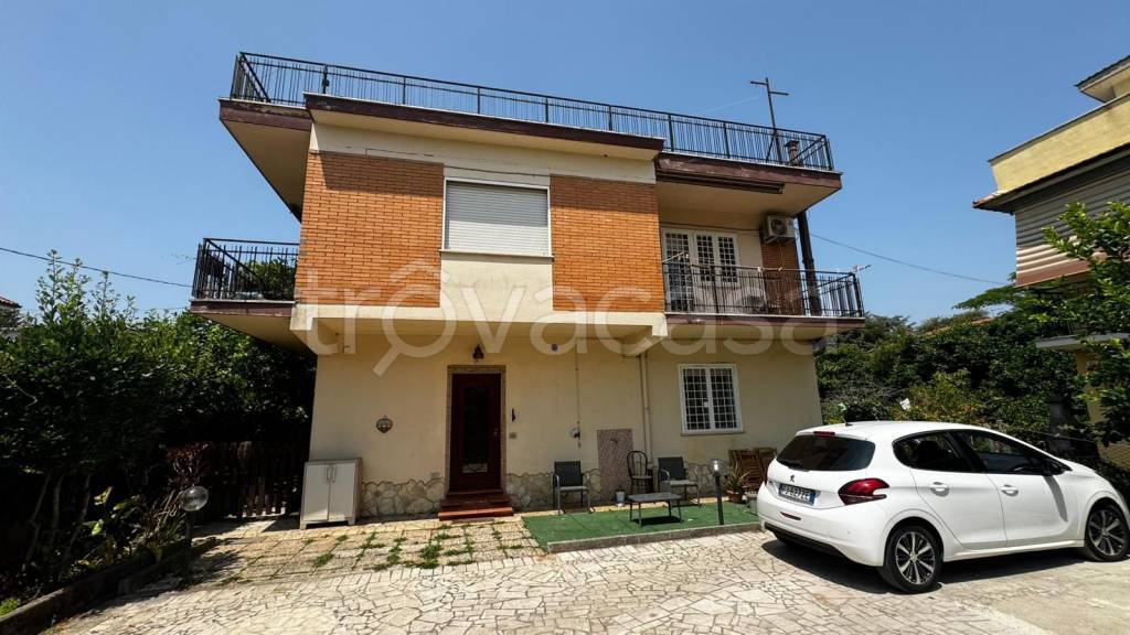 casa indipendente in vendita ad Aprilia