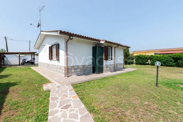 casa indipendente in vendita ad Aprilia in zona Genio Civile