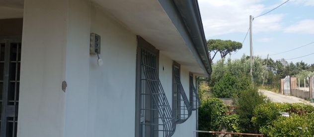 casa indipendente in vendita ad Aprilia in zona Fossignano