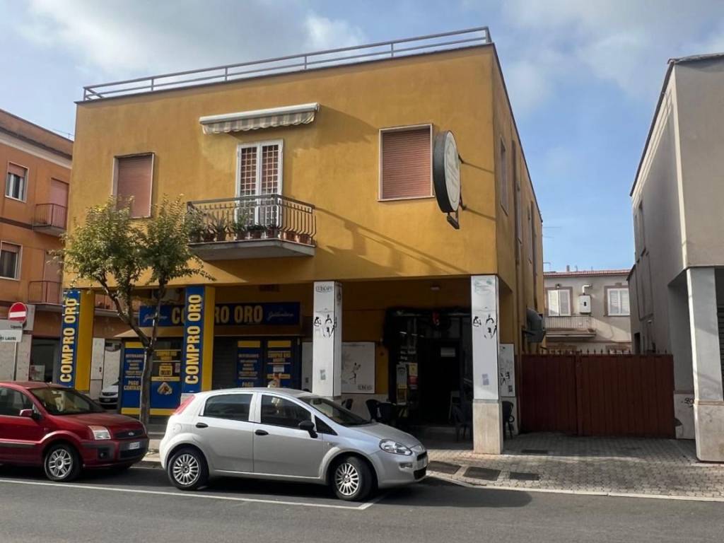 negozio in vendita ad Aprilia