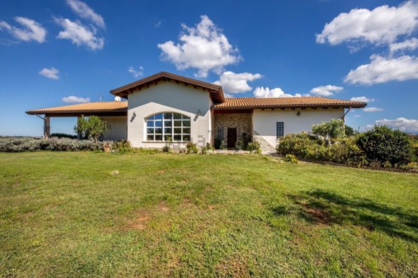 casa indipendente in vendita ad Aprilia