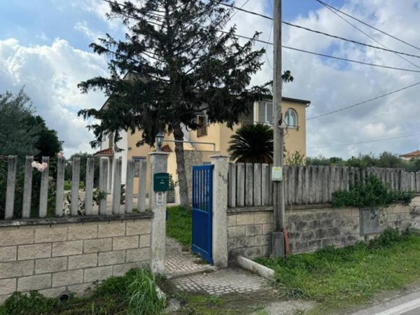 casa indipendente in vendita ad Aprilia