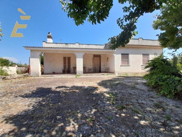 casa indipendente in vendita ad Aprilia in zona Campo di Carne