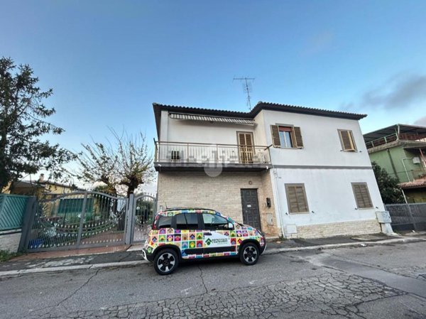 appartamento in vendita ad Aprilia