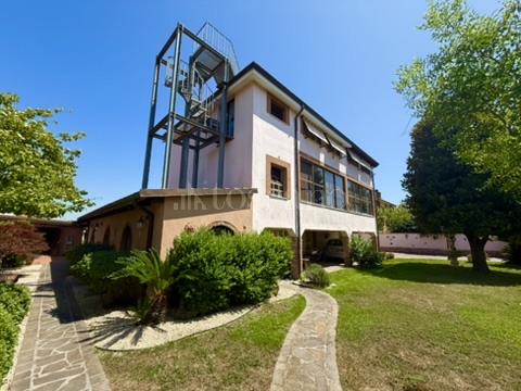 casa indipendente in vendita ad Aprilia in zona Campo di Carne