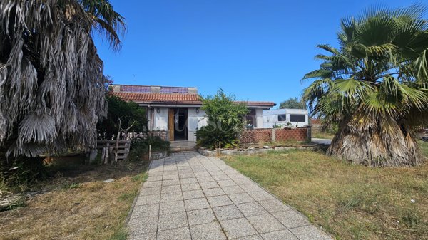 casa indipendente in vendita ad Aprilia in zona Cogna