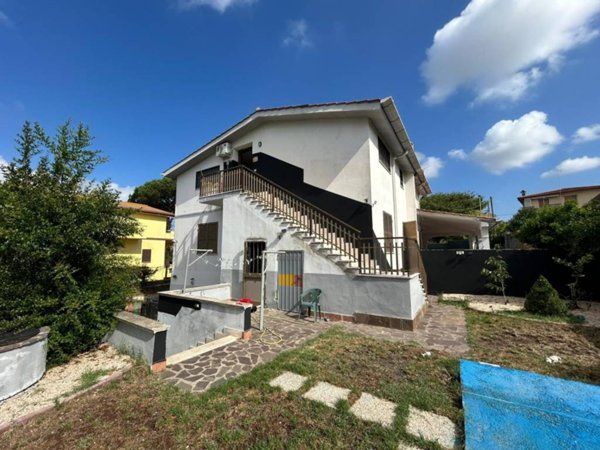appartamento in vendita ad Aprilia in zona Cogna