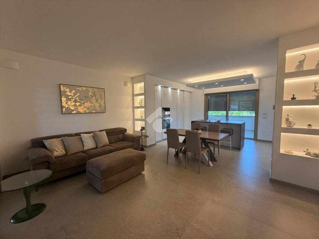 casa indipendente in vendita ad Aprilia in zona Pantanelle