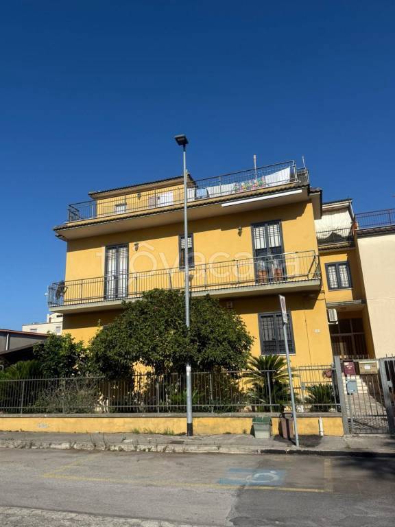 locale commerciale in vendita ad Aprilia