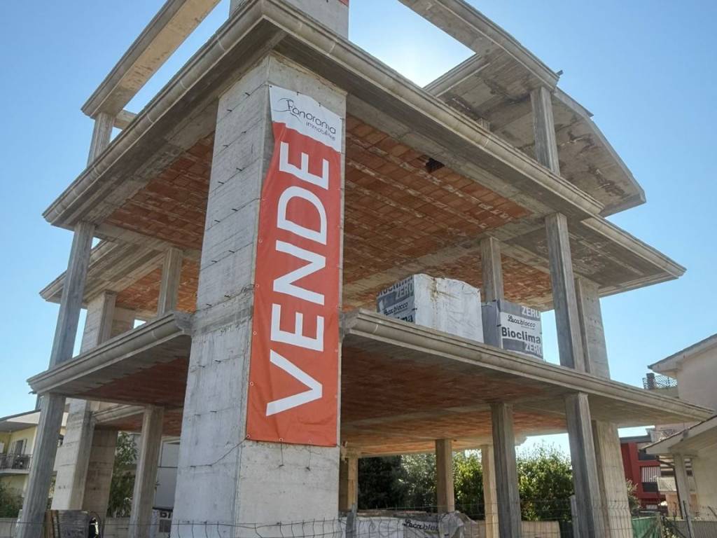 casa indipendente in vendita ad Aprilia