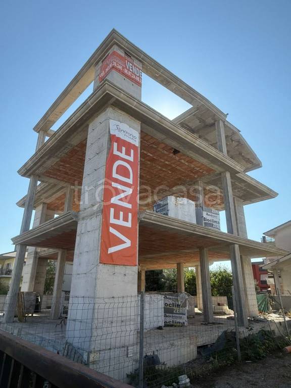 casa indipendente in vendita ad Aprilia
