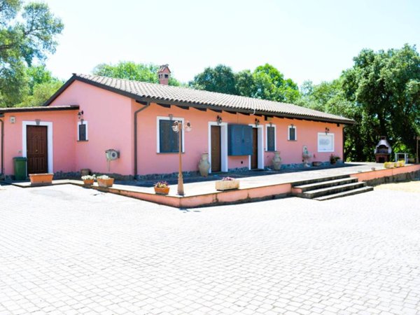 casa indipendente in vendita ad Aprilia in zona Casalazzara