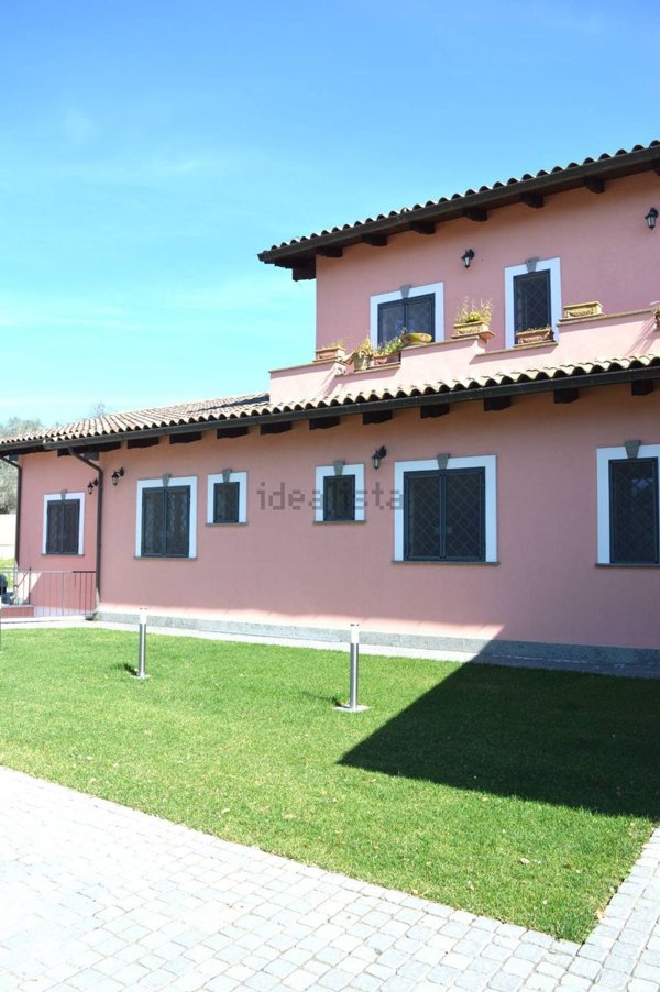 casa indipendente in vendita ad Aprilia
