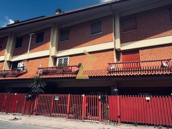 casa indipendente in vendita ad Aprilia in zona Riserva Nuova