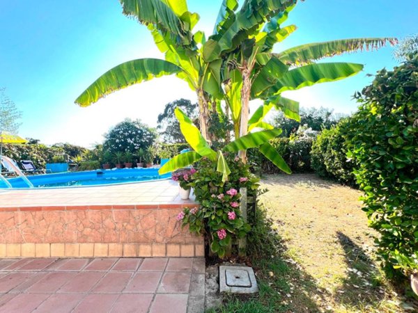 casa indipendente in vendita ad Aprilia in zona Campo di Carne