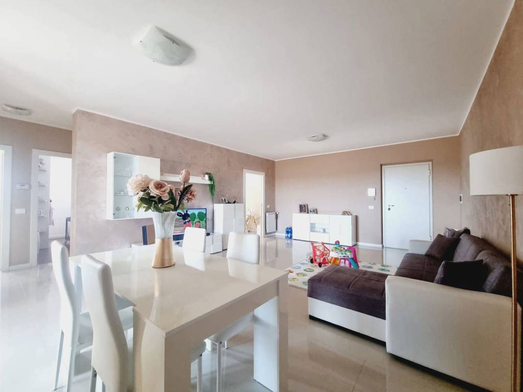 appartamento in vendita ad Aprilia