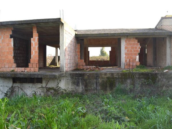 casa indipendente in vendita ad Aprilia in zona Campo di Carne