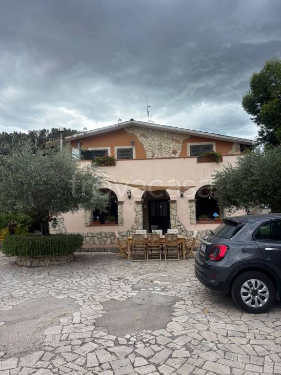 casa indipendente in vendita ad Aprilia in zona Campoverde