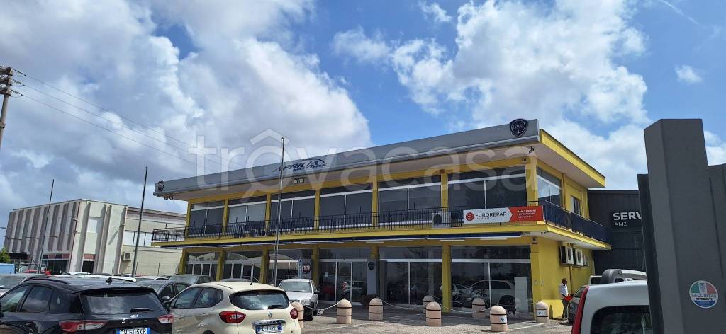 locale commerciale in vendita ad Aprilia