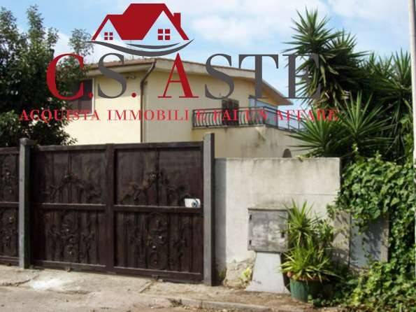 casa indipendente in vendita ad Aprilia in zona Fossignano
