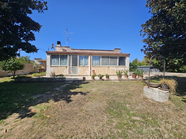 casa indipendente in vendita ad Aprilia