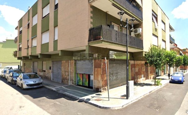 locale commerciale in vendita ad Aprilia
