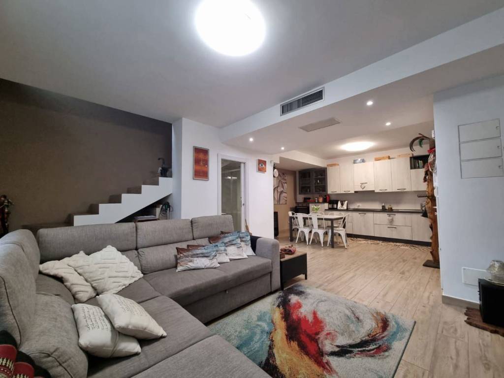 casa indipendente in vendita ad Aprilia