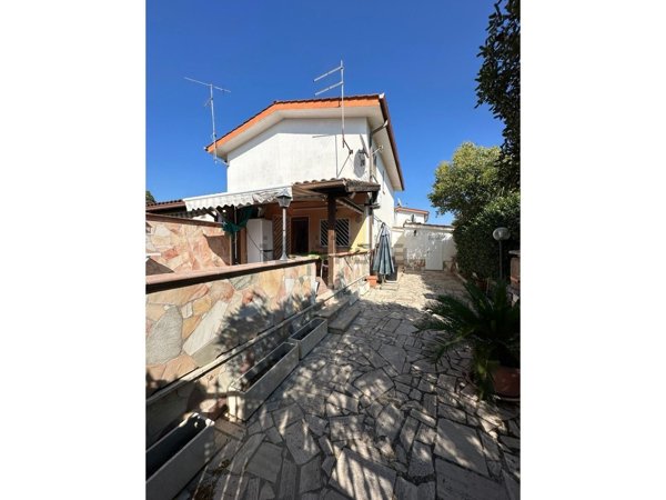 appartamento in vendita ad Aprilia