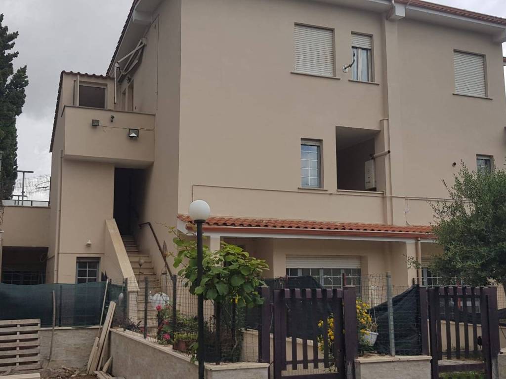 appartamento in vendita ad Aprilia in zona Leda