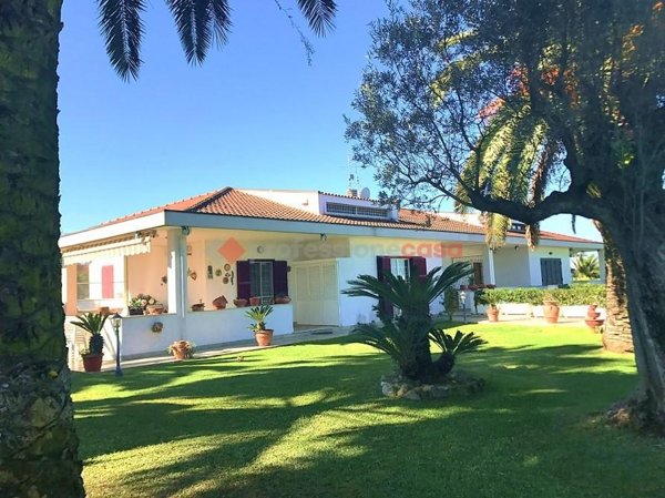 casa indipendente in vendita ad Aprilia in zona Riserva Nuova